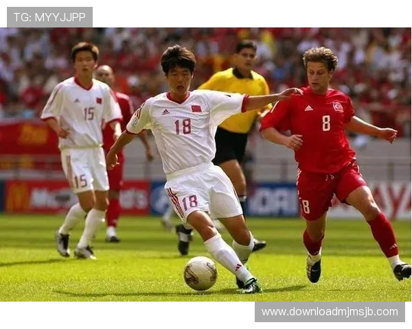 楚天都市报关注国足首次进军世界杯：中国足球历史上的里程碑事件与精彩瞬间